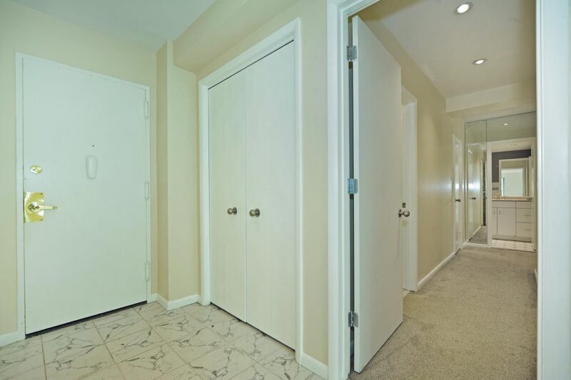320 Fort Duquesne BOULEVARD 5C — photo 3