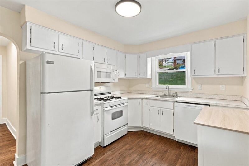 706 Hissam St — photo 4