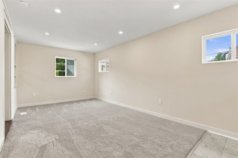 706 Hissam St — photo 8