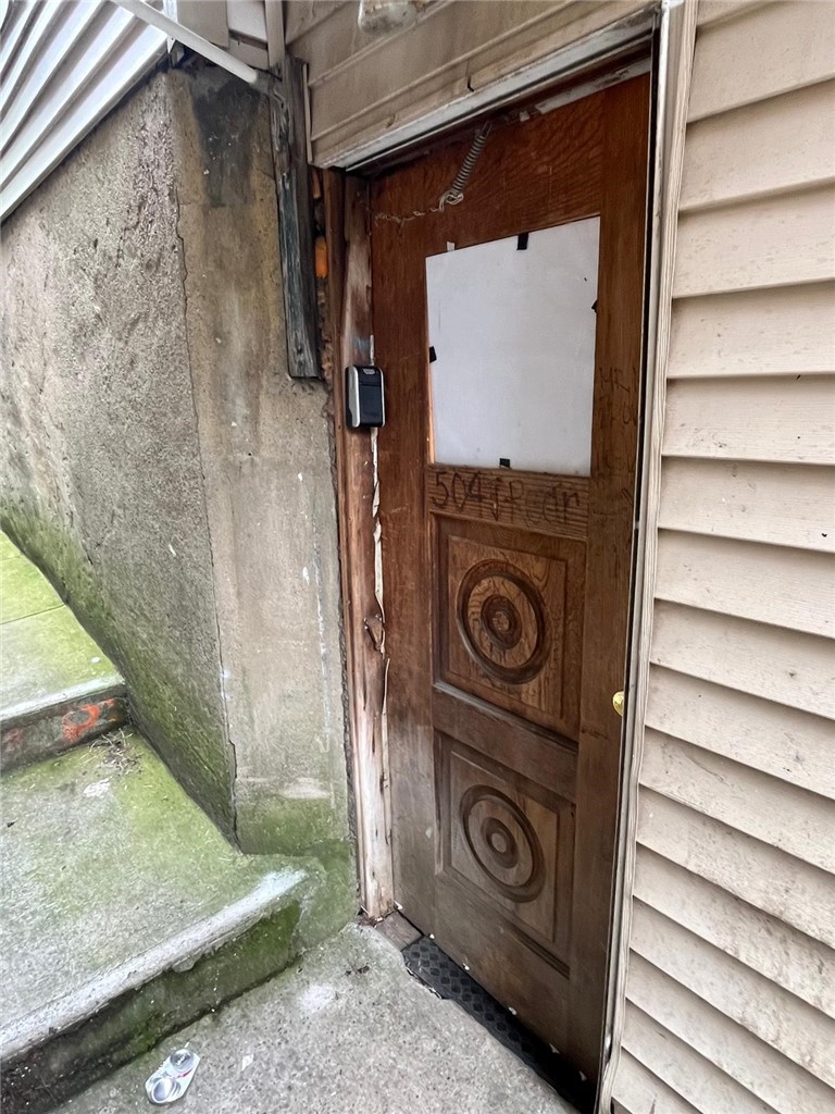 504 Grace St — photo 2