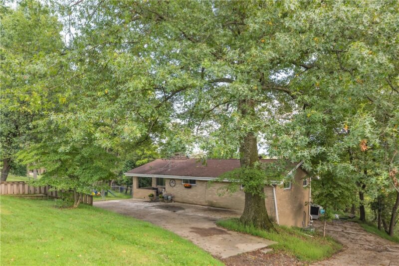 270 Mckim Dr — photo 3