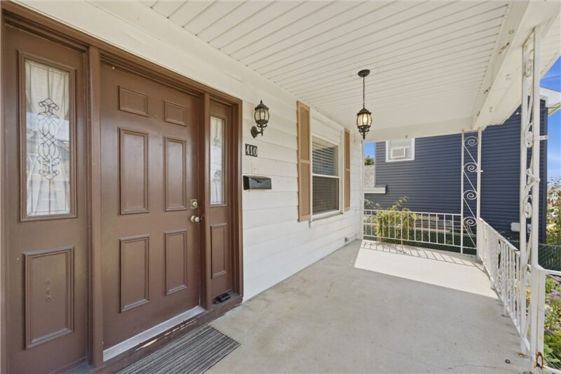 410 Center Ave — photo 3
