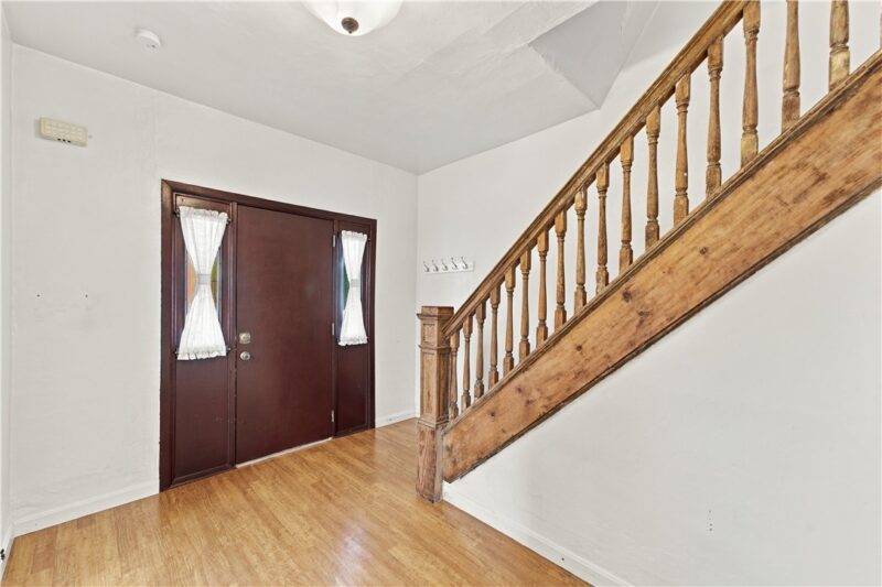 410 Center Ave — photo 5