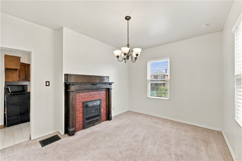 410 Center Ave — photo 7