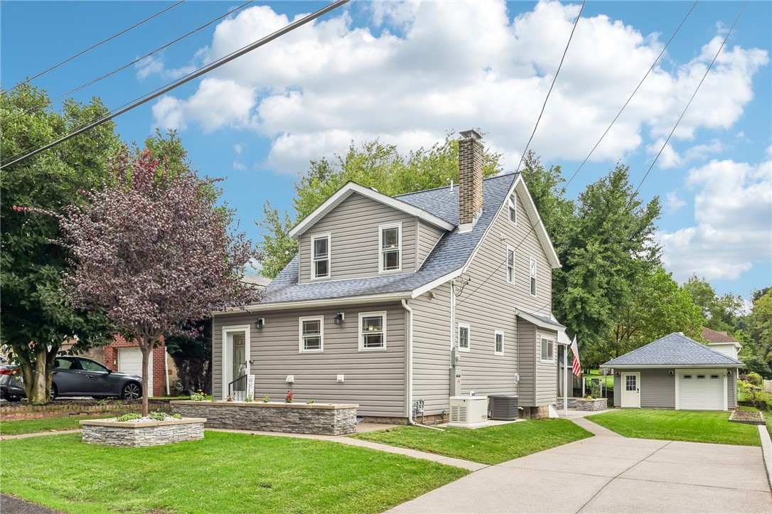 204 Martha Ave — photo 1