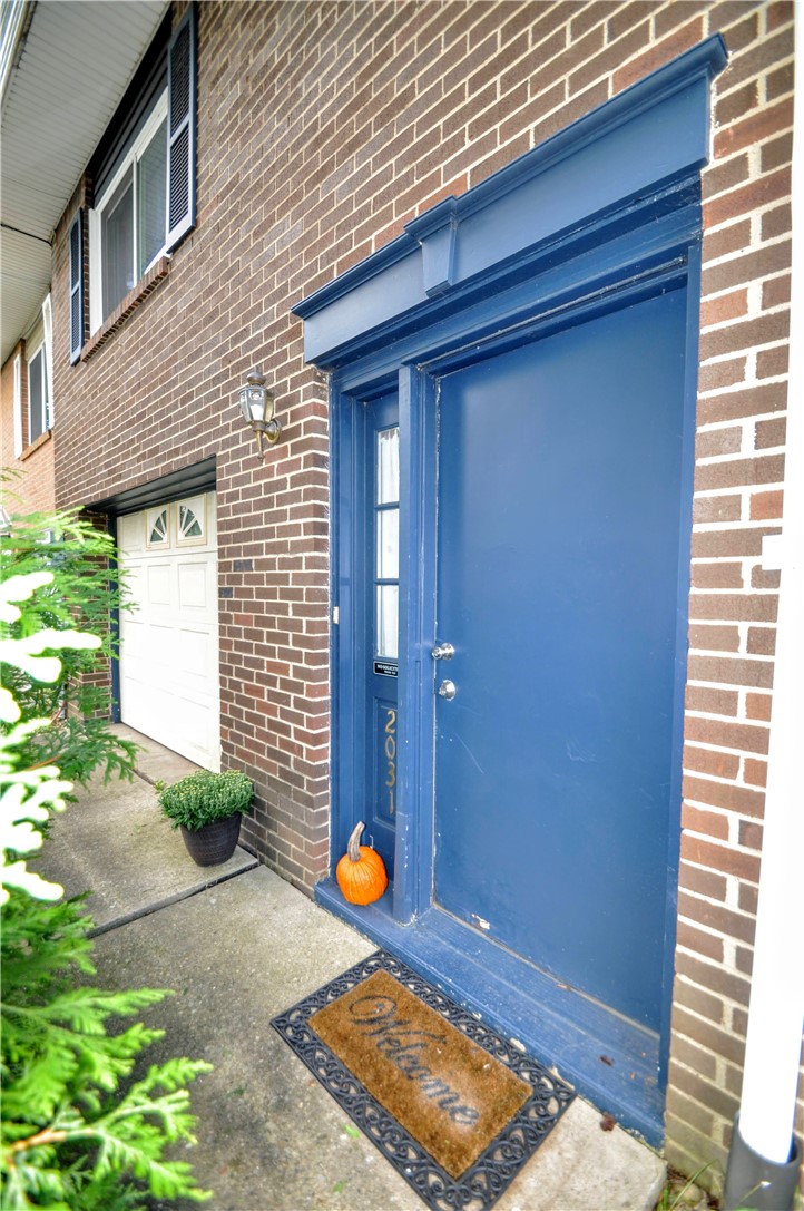 2031 Denning Way — photo 1