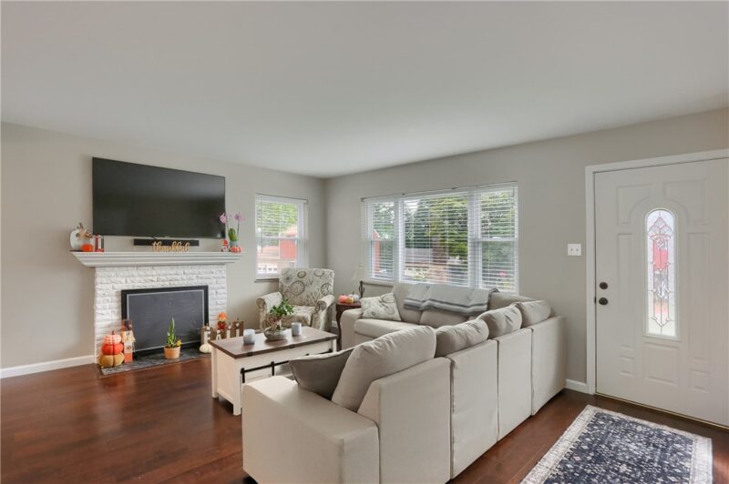 505 Clifton Ave — photo 4