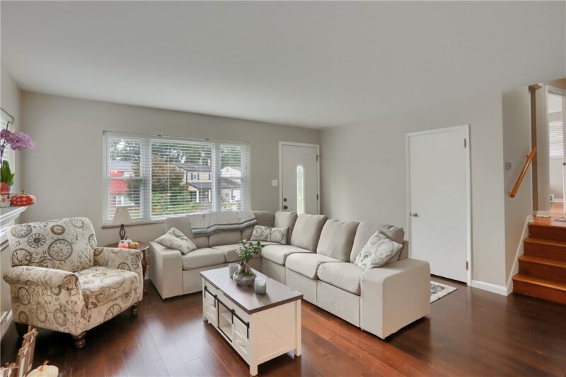 505 Clifton Ave — photo 5