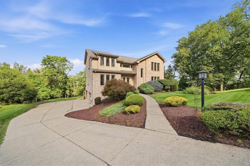 117 Little John Drive — photo 3