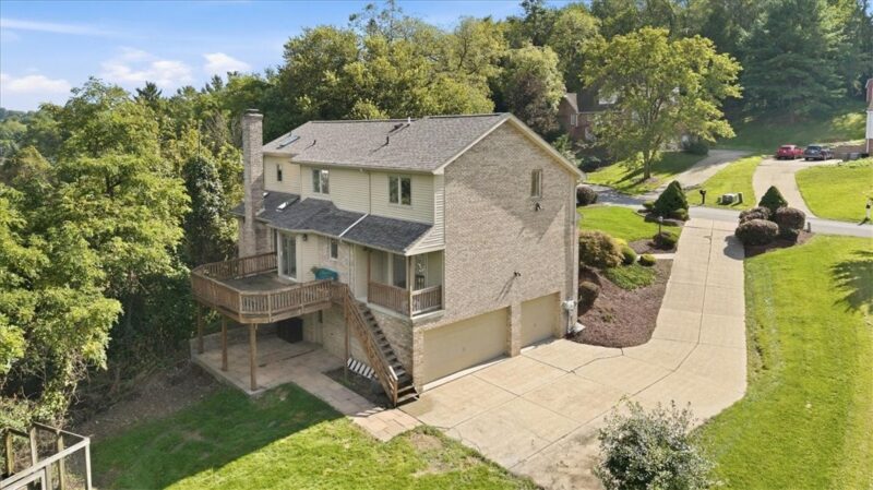 117 Little John Drive — photo 4