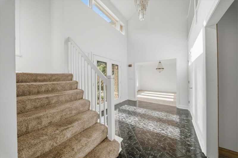 117 Little John Drive — photo 8