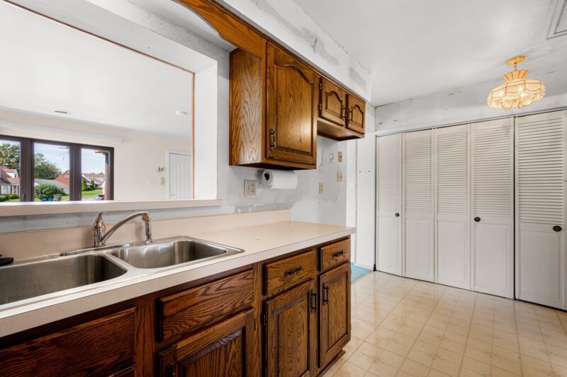 112 Larry Street — photo 8