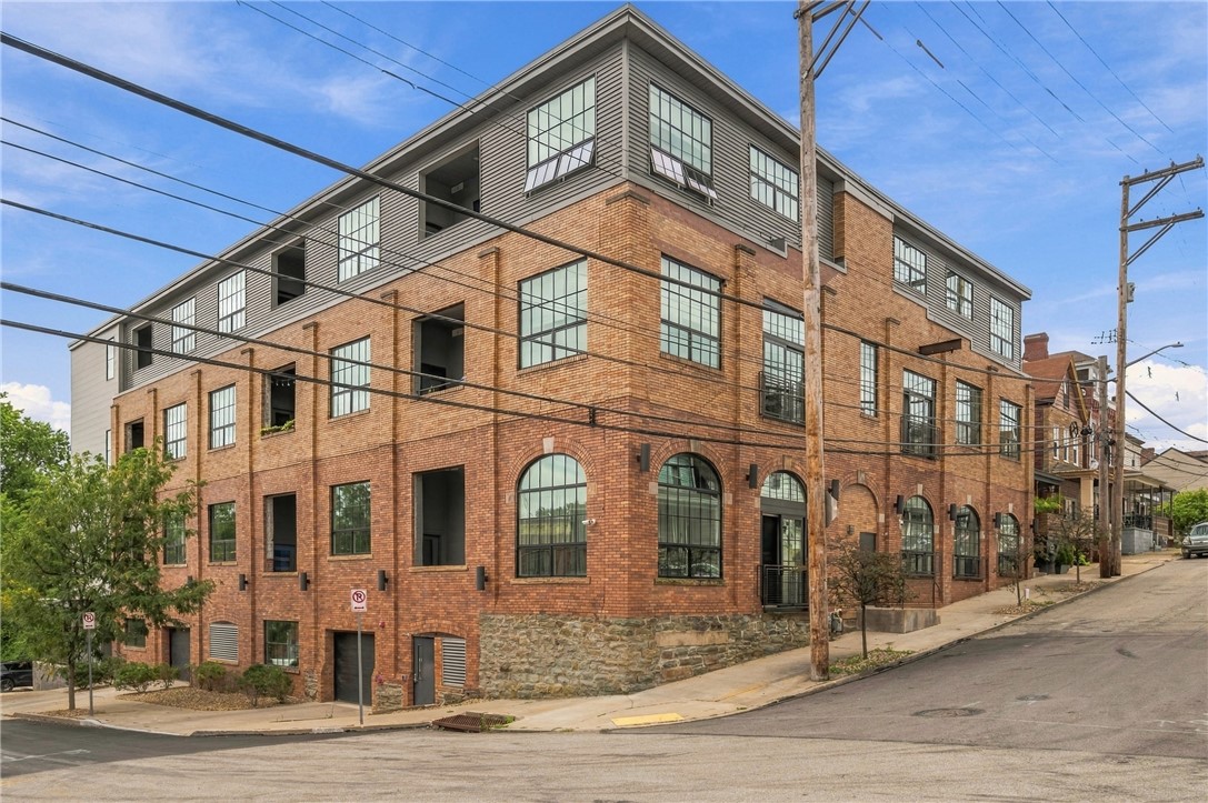 622 Gross St 204 — photo 1