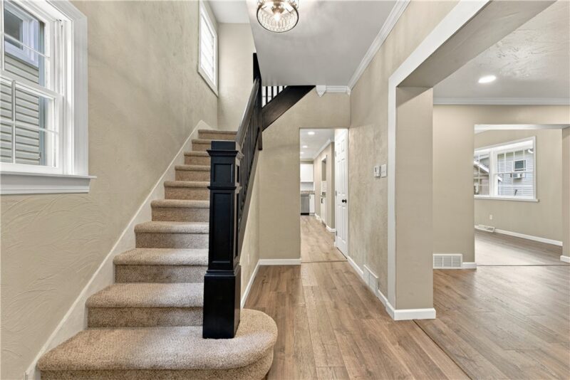 1112 Montana Ave — photo 3