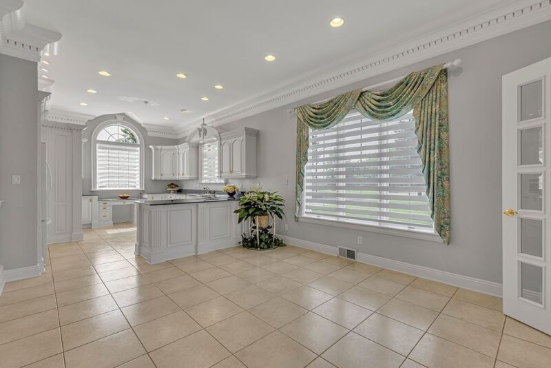 1750 River ROAD — photo 4