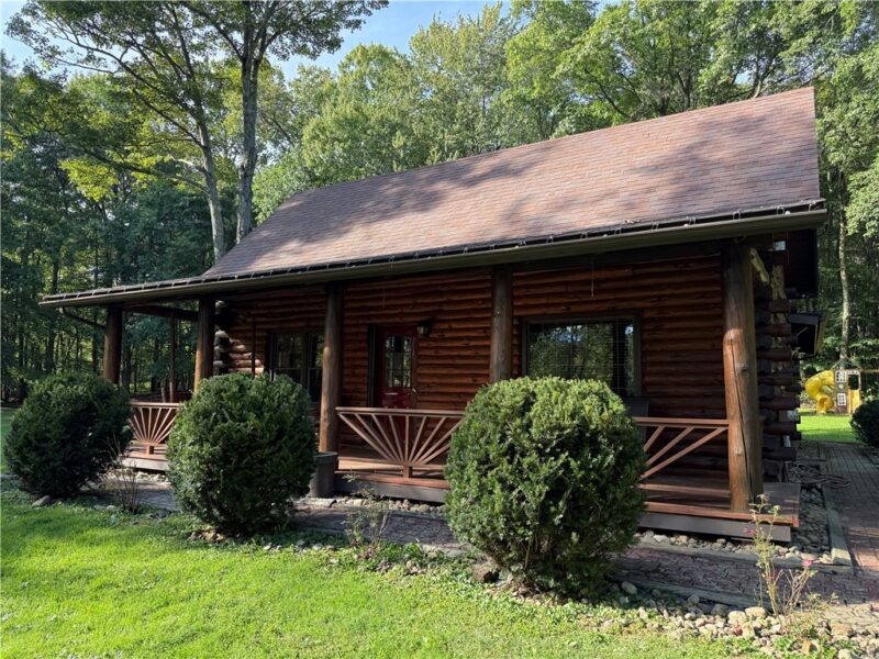 239 Hilliard Rd — photo 2