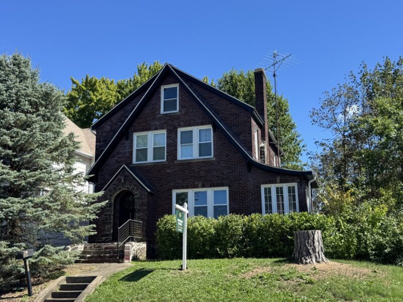 597 S Oakland Ave. S — photo 2
