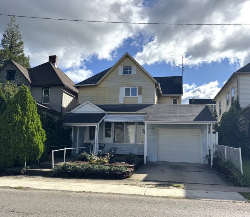 221 S Oakland Ave. — photo 2