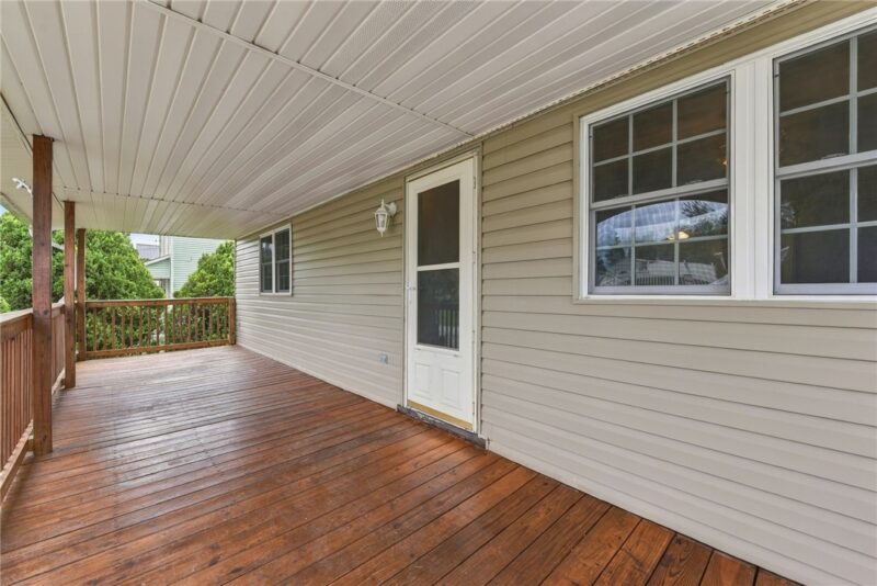 739 White St — photo 3