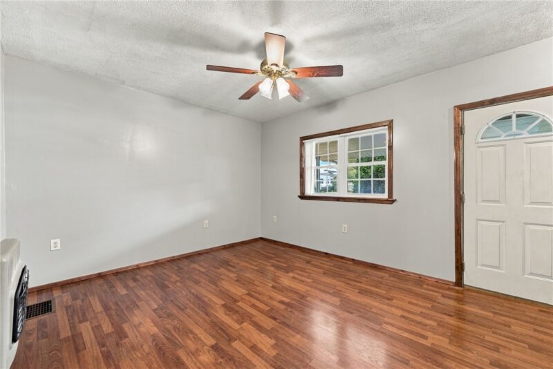 739 White St — photo 8
