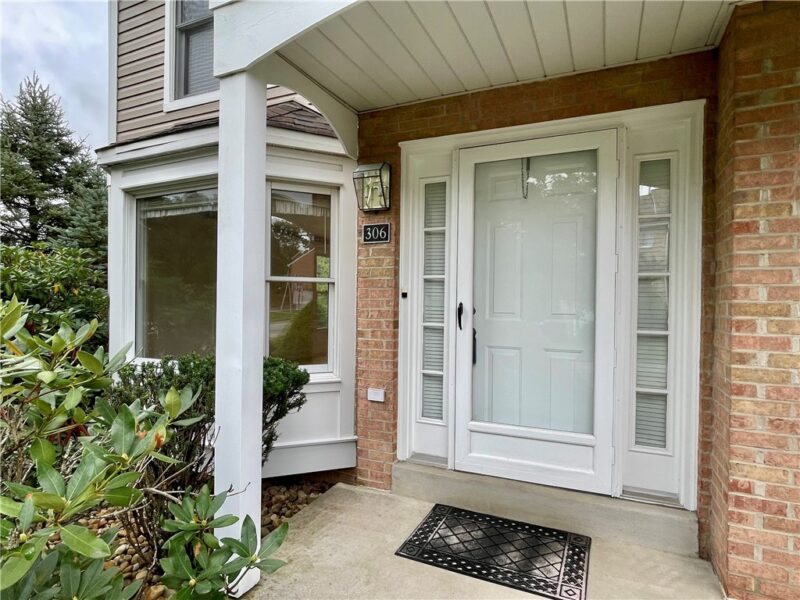 306 Newbury Dr — photo 3