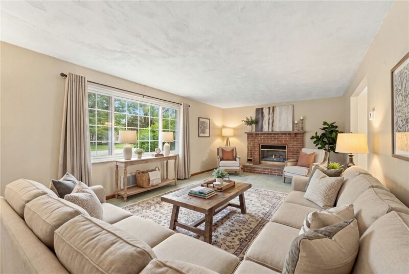 113 Larchwood Drive — photo 3