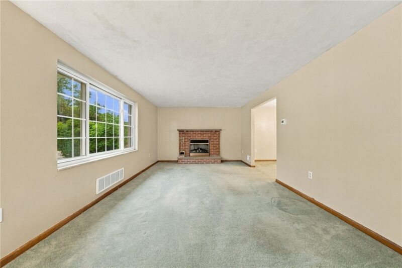 113 Larchwood Drive — photo 4