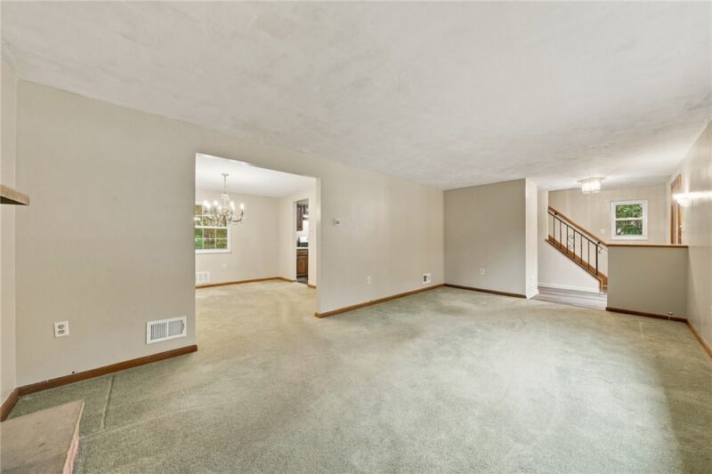 113 Larchwood Drive — photo 5