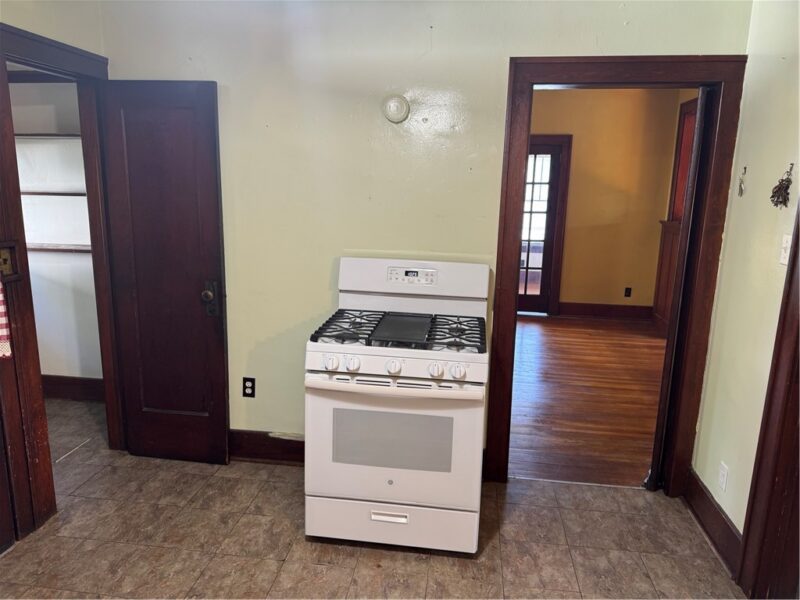 470 Braddock Ave — photo 8