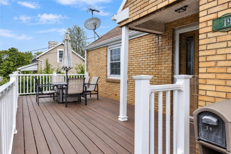 19 Hillcrest Ave — photo 4
