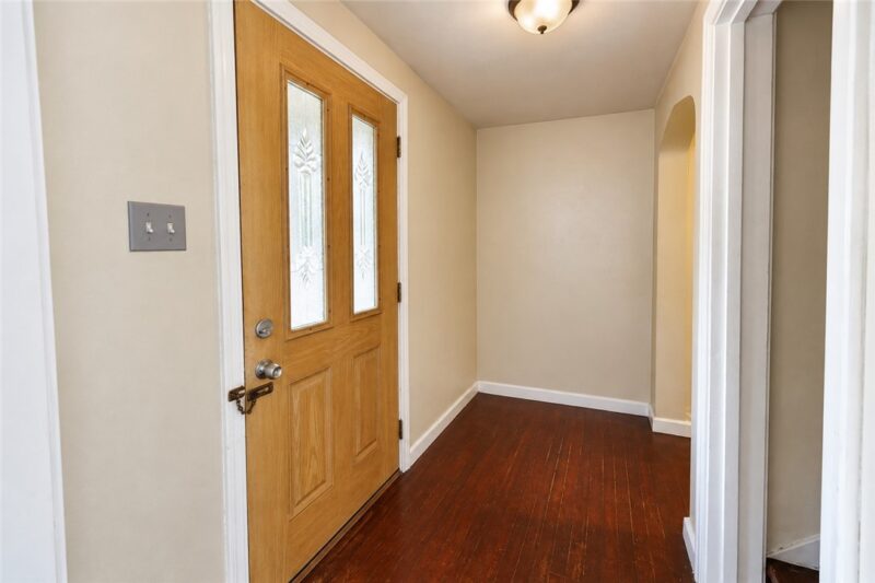 19 Hillcrest Ave — photo 6