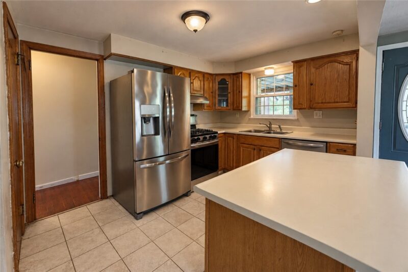19 Hillcrest Ave — photo 8