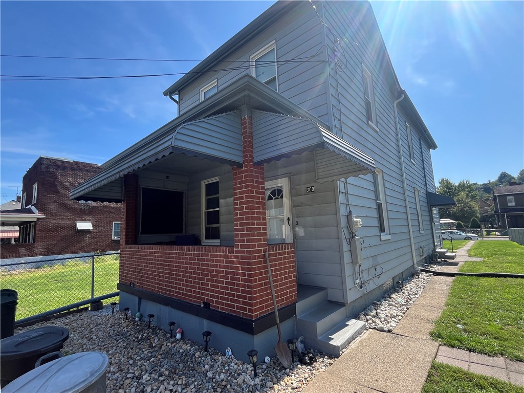 309 Pine St — photo 1