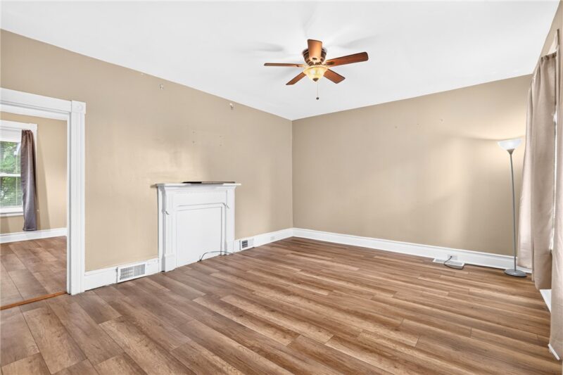 407 Stanton St — photo 7