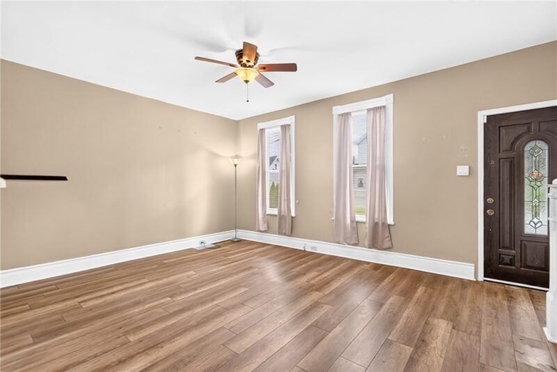 407 Stanton St — photo 8