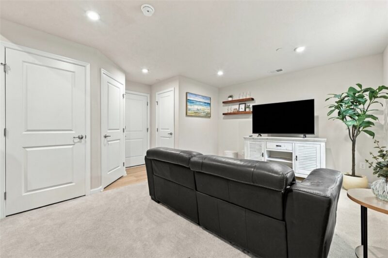 318 Abacot Way — photo 5