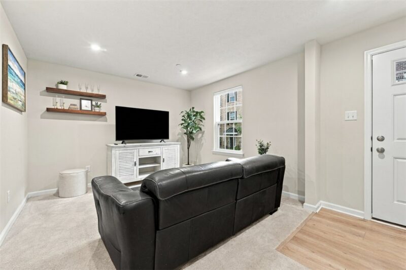 318 Abacot Way — photo 6