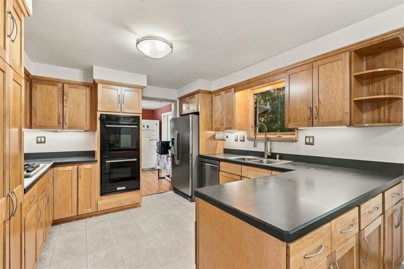 67 Hauck Drive — photo 2
