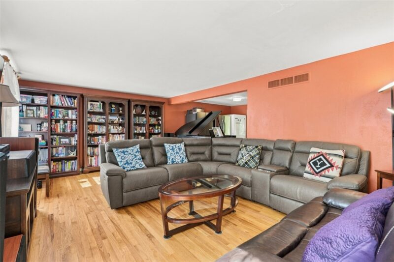 67 Hauck Drive — photo 4