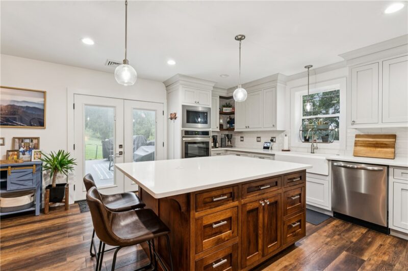 170 Kermiet Dr — photo 8