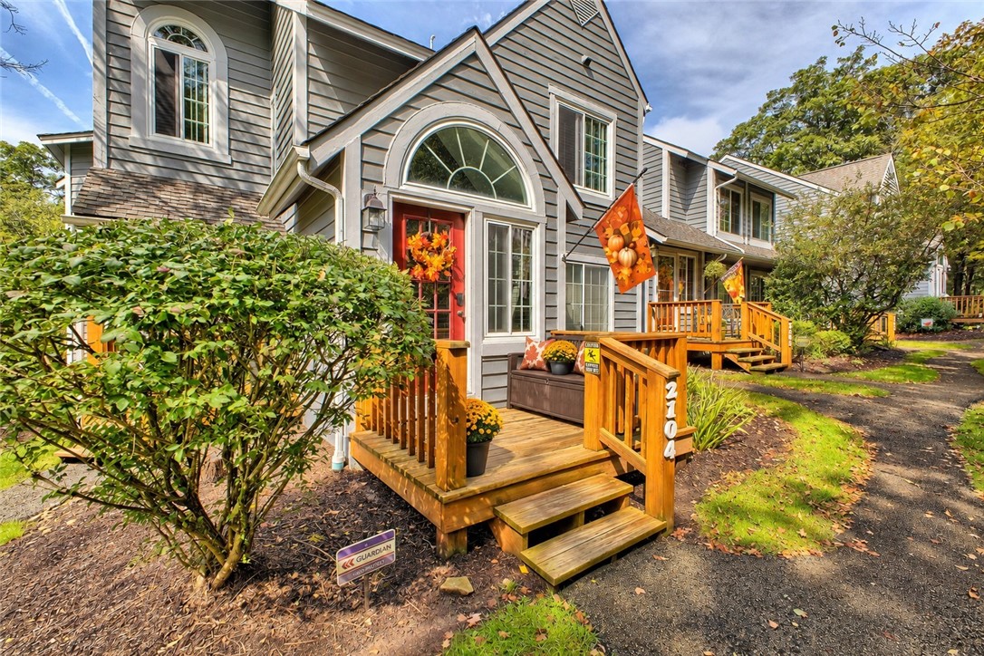 2104 S Ridge Terrace — photo 1