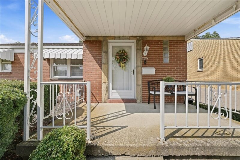 335 Roosevelt Ave — photo 2