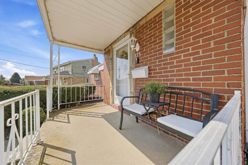 335 Roosevelt Ave — photo 3