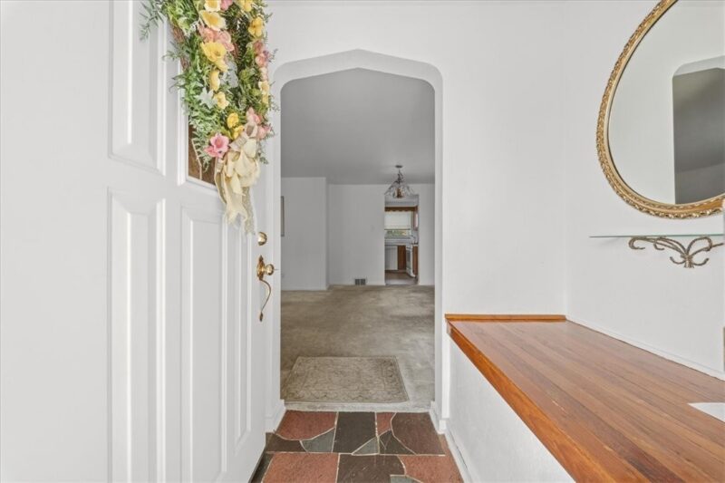 335 Roosevelt Ave — photo 4