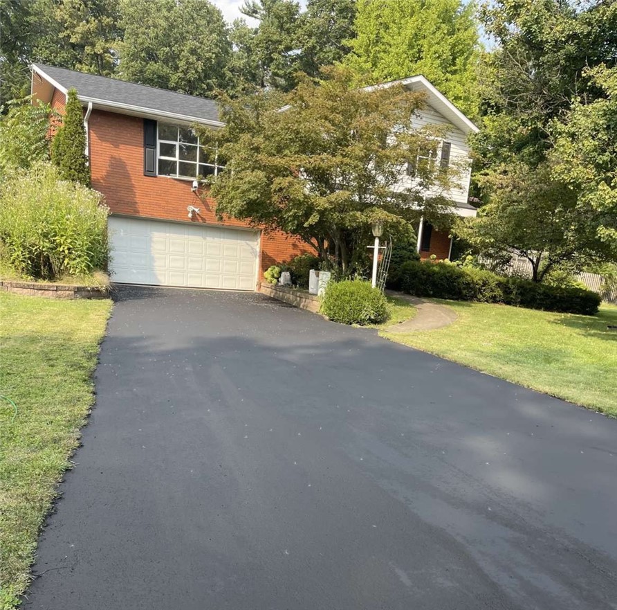 14 Redgrave Dr — photo 1