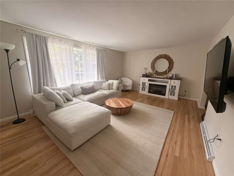 14 Redgrave Dr — photo 2