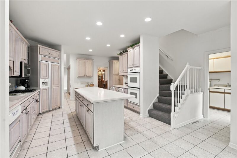 544 Green Parrot Ln — photo 7