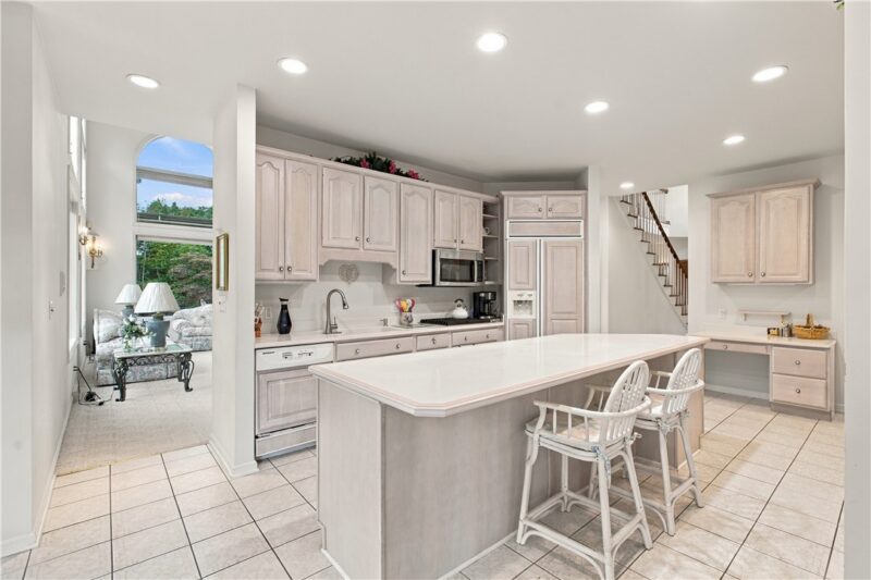 544 Green Parrot Ln — photo 8