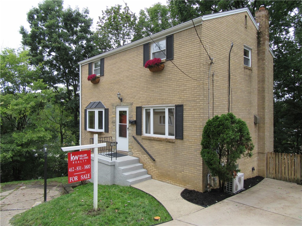200 Koegler Avenue — photo 1