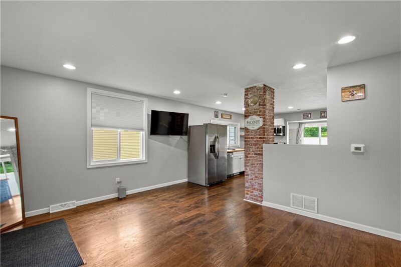 412 Grant street — photo 7